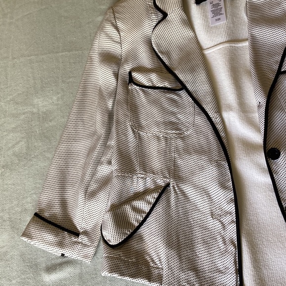 Jones New York Silk Jacket with Sleeveless Top - Picture 3 of 12